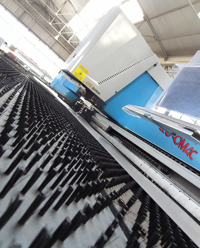 Officina stampaggio e lavorazione lamiere